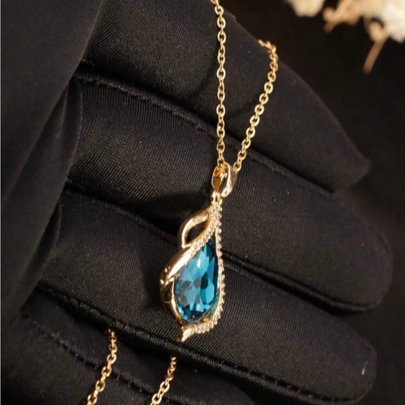 ⚠️Clearance Elegant Gold and Blue Teardrop Pendant Necklace - Picture 5 of 6